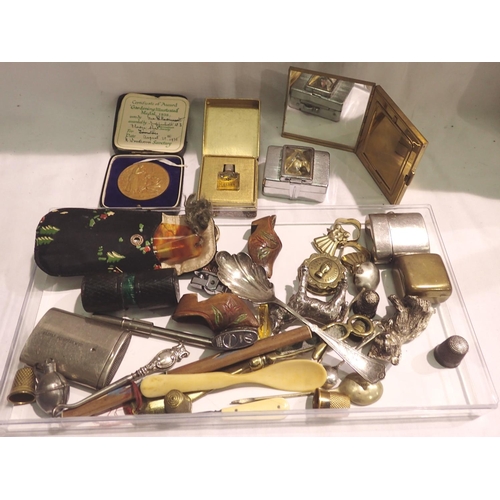 1147 - Mixed collectables including thimbles, lighters, spoons etc. P&P Group 2 (£18+VAT for the first lot ... 