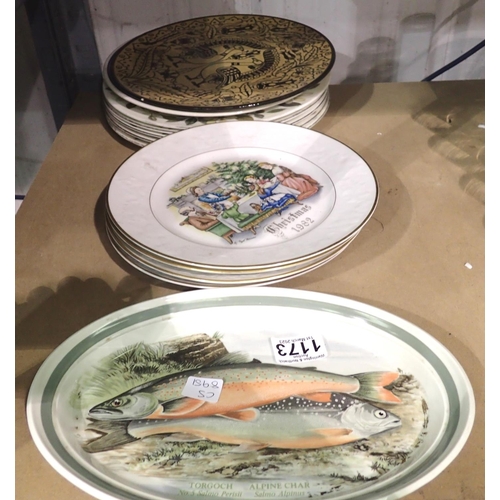 1173 - Mixed display plates to include four Royal Worcester Christmas plates 1979-1982, and a meat plate. N... 