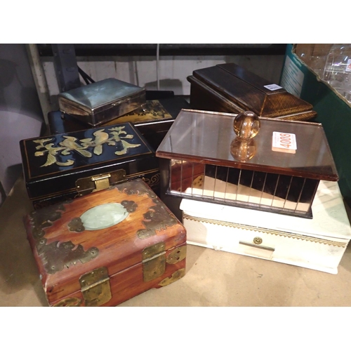 1177 - Collection of jewellery boxes including wooden and mirrored examples. Not available for in-house P&P