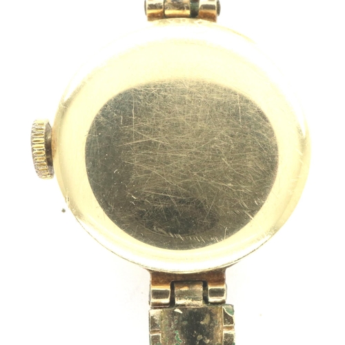 104 - 9ct gold Helvetia ladies wristwatch on a gold plated bracelet, working at lotting. P&P Group 1 (£14+... 