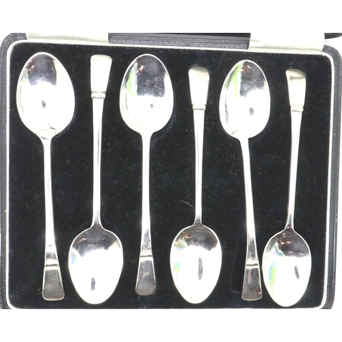 113 - Six George V hallmarked silver spoons, Birmingham assay, combined 120g, cased. P&P Group 1 (£14+VAT ... 