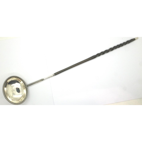 129 - Georgian hallmarked silver toddy ladle, L: 36 cm. P&P Group 1 (£14+VAT for the first lot and £1+VAT ... 