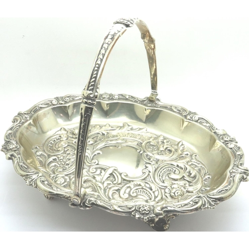 139 - JB&S silver plated cake basket on four feet with ornate scroll decoration, 28 x 25 cm. P&P Group 1 (... 