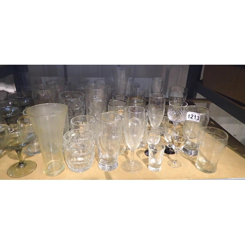 1213 - Quantity of mixed drinking glasses including cocktail glasses. Not available for in-house P&P