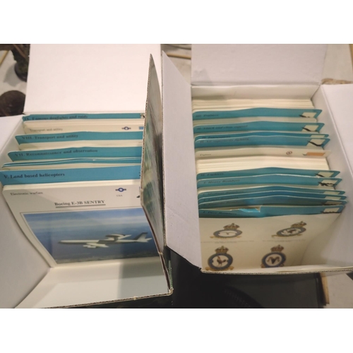 1293 - Set of Iris Warplane Collectors Club cards, approximately 200. P&P Group 2 (£18+VAT for the first lo... 