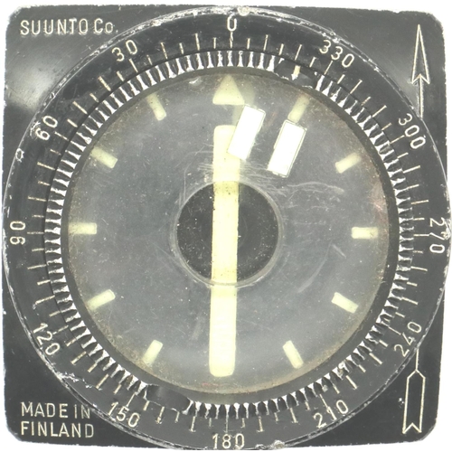 173 - SUUNTO FINLAND: TYPHOON divers wrist compass, with black dial, no strap, working at lotting. P&P Gro... 