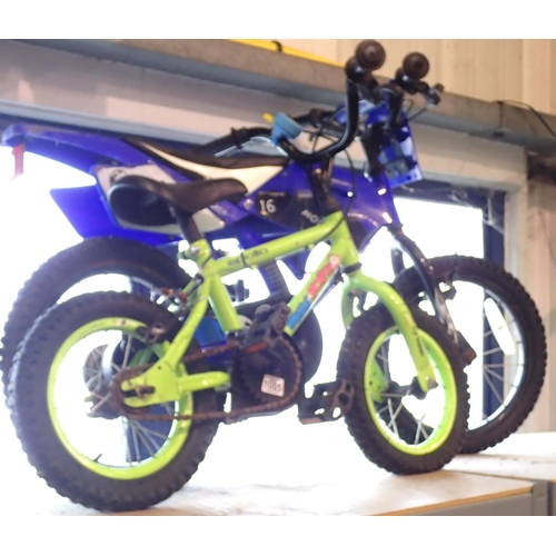 1005 - Two childrens bikes, one with a motocross style frame. Not available for in-house P&P