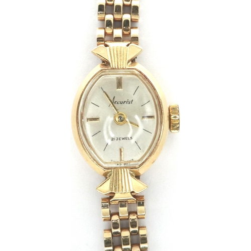 102A - Accurist: 9ct gold 21 jewel wristwatch on a 9ct bracelet, 12.9g, working at lotting. P&P Group 1 (£1... 