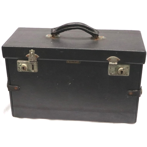 179A - Nurses travel case with part contents. P&P Group 2 (£18+VAT for the first lot and £3+VAT for subsequ... 