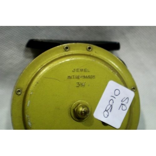 2046 - Mitre-Hardy Jewel reel and a Strike Right reel (2). P&P Group 2 (£18+VAT for the first lot and £3+VA... 