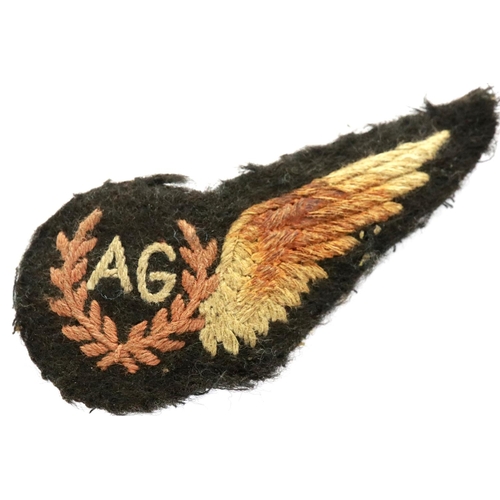 2290 - WWII British R.A.F Air Gunners embroidered  breast pocket badge. P&P Group 1 (£14+VAT for the first ... 