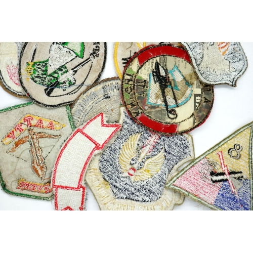 2324 - Ten Vietnam War period embroidered patches. P&P Group 1 (£14+VAT for the first lot and £1+VAT for su... 