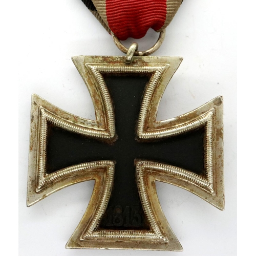 2342 - WWII German Iron Cross 2nd Class EK II with three part construction, with an iron core. P&P Group 1 ... 