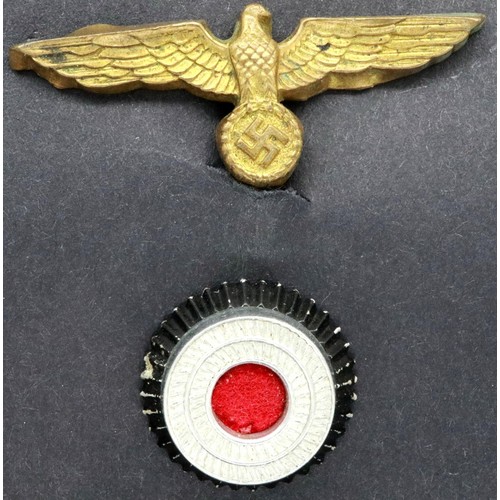 2325 - German WWII Kriegsmarine officers gilt metal cap eagle and roundel. P&P Group 1 (£14+VAT for the fir... 