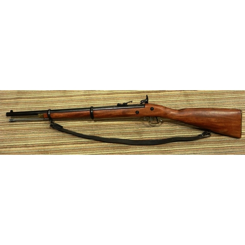 2225 - Replica Flintlock rifle with full working mechanism, (non firing). P&P Group 3 (£25+VAT for the firs... 