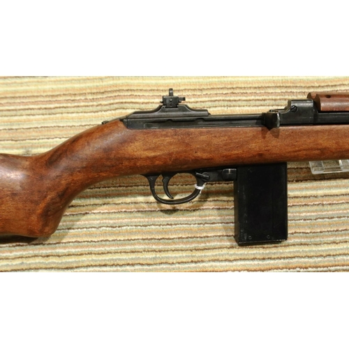 2226 - Replica WWII carbine with full working mechanism, (non firing). P&P Group 3 (£25+VAT for the first l... 