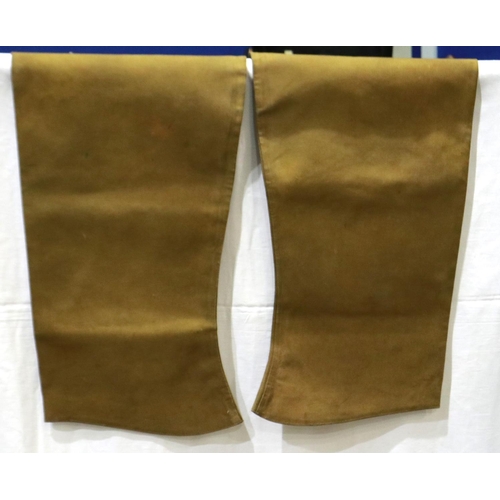 2241 - Pair of WWII British Mounted Troops canvas chaps. P&P Group 2 (£18+VAT for the first lot and £3+VAT ... 