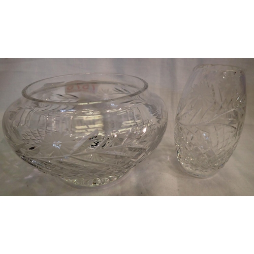 1308 - Edinburgh Crystal rose bowl and stem vase, largest D: 13 cm, good condition. P&P Group 1 (£14+VAT fo... 