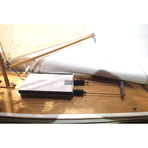 2108 - Radio control model yacht, wood construction, L: 70 cm, mast height from deck: 86 cm, some radio con... 