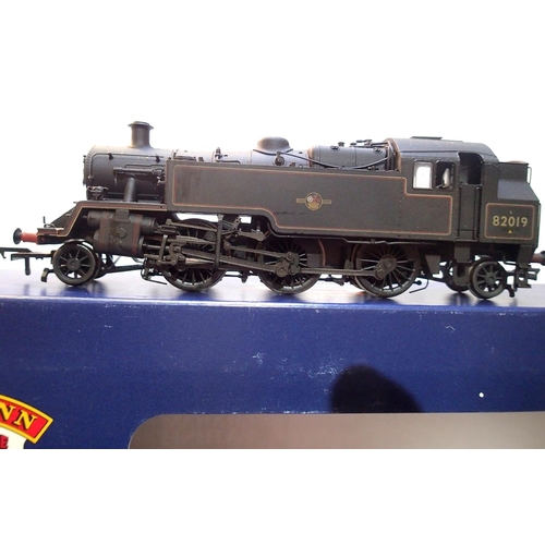 2248 - OO scale Bachmann 31 978, class 3MT, 82019, black Late Crest, weathered, excellent condition, box wi... 