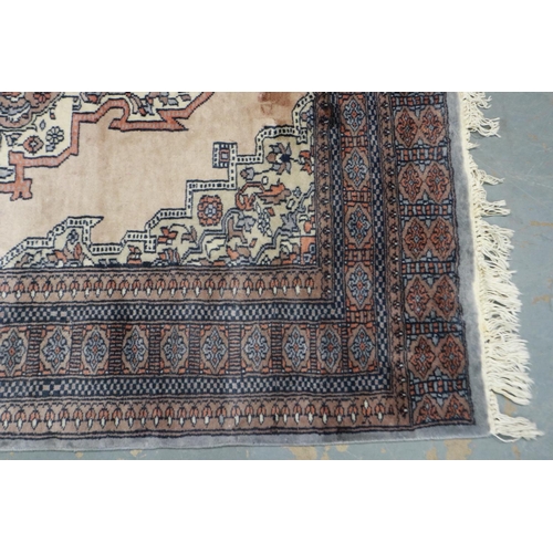 2071C - A 20th century Middle Eastern hand knotted floor rug, fringed, 180 x 120 cm. Not available for in-ho... 