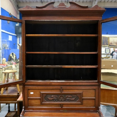 2152 - A 19th century secretaire bookcase, with fallfront and fitted interior, 120 x 43 x 233 cm H. Not ava... 