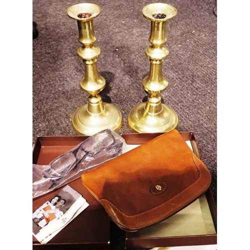 1136 - Mixed collectables including a boxed leather purse, a pair of brass candlesticks etc. P&P Group 2 (£... 