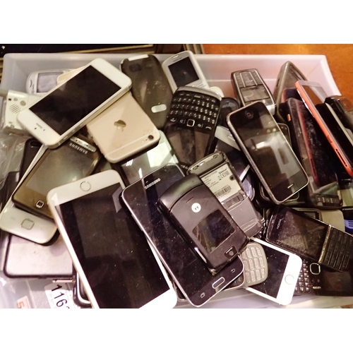 1163 - Mixed phones and tablets including iPhones. P&P Group 2 (£18+VAT for the first lot and £3+VAT for su... 