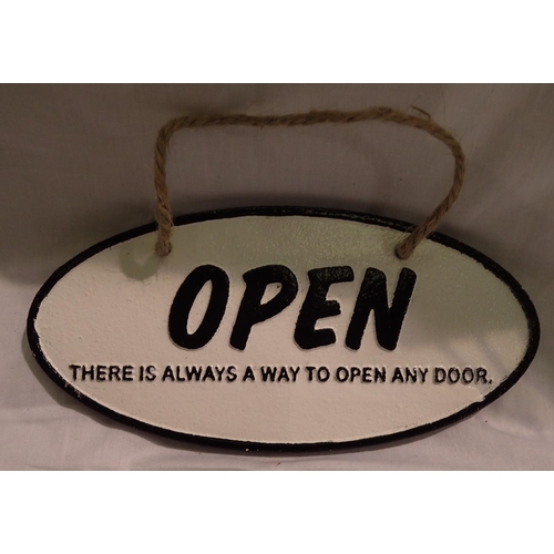 1164 - Cast iron Open/Closed sign, W: 12 cm. P&P Group 1 (£14+VAT for the first lot and £1+VAT for subseque... 