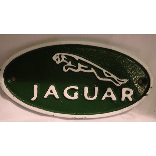 1182 - Small cast iron Jaguar plaque, W: 14 cm. P&P Group 1 (£14+VAT for the first lot and £1+VAT for subse... 