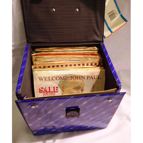 1189 - Box of mixed singles including The Beatles. P&P Group 3 (£25+VAT for the first lot and £5+VAT for su... 