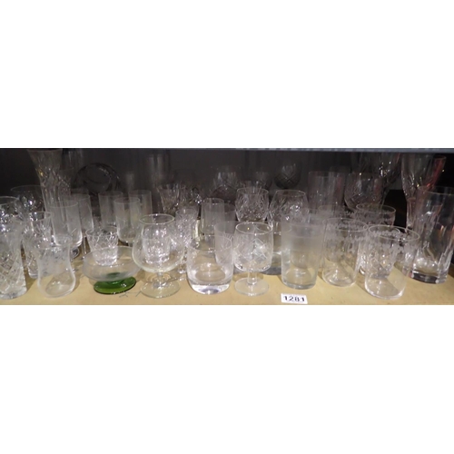 1281 - Quantity of mixed glassware, mainly drinking glasses. Not available for in-house P&P