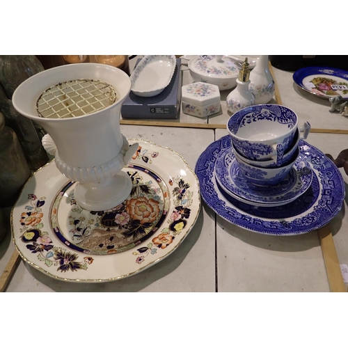 1360 - Spode Italian Gardens teacups and saucers, Mason plate, and a Wedgwood vase. Not available for in-ho... 