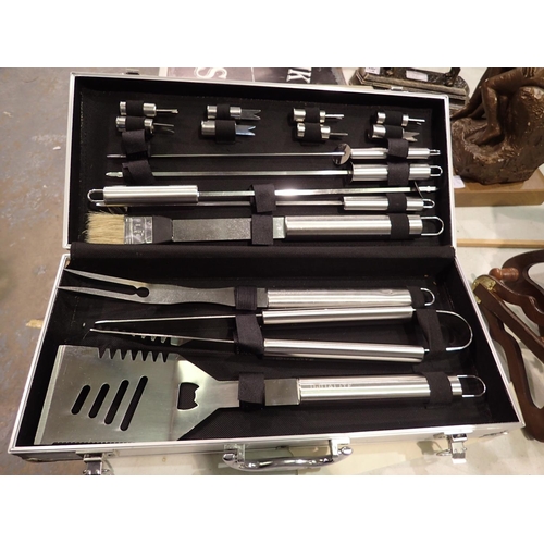 1377 - Boxed Qualite barbecue utensils. Not available for in-house P&P