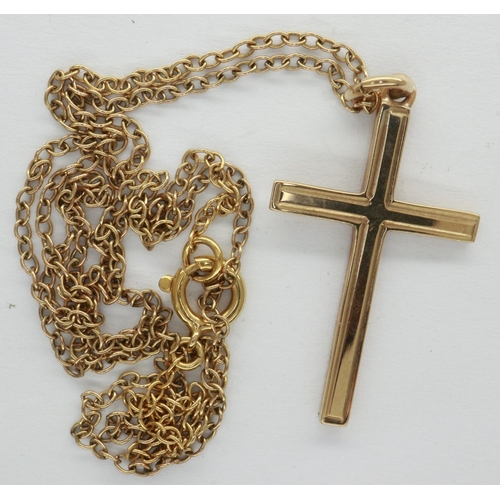 19 - 9ct gold cross pendant on a 9ct gold chain, chain L: 46 cm, 2.7g. P&P Group 1 (£14+VAT for the first... 