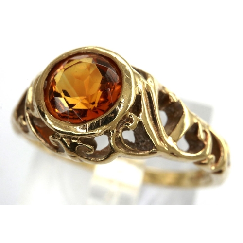 50 - 9ct gold ring set with citrine, size M/N, 2.5g. P&P Group 1 (£14+VAT for the first lot and £1+VAT fo... 