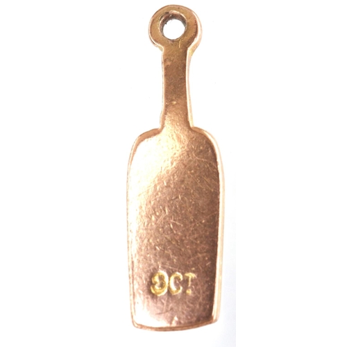 9 - Vintage 9ct gold and enamel Guinness charm, H: 15 mm, 0.6g. P&P Group 1 (£14+VAT for the first lot a... 