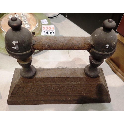 1410 - Cast iron doorstop. Not available for in-house P&P