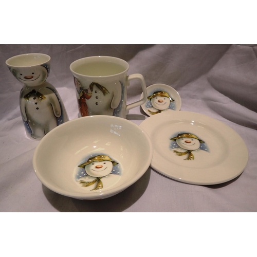 1424 - Royal Doulton The Snowman Gift Collection ceramics (5). P&P Group 3 (£25+VAT for the first lot and £... 