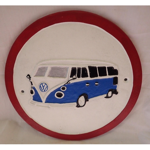 1486 - Cast iron VW camper plaque, W: 30 cm. P&P Group 1 (£14+VAT for the first lot and £1+VAT for subseque... 