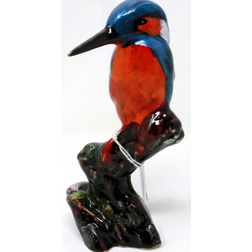 235 - Anita Harris kingfisher, signed in gold, H: 16 cm, no cracks or chips. P&P Group 1 (£14+VAT for the ... 