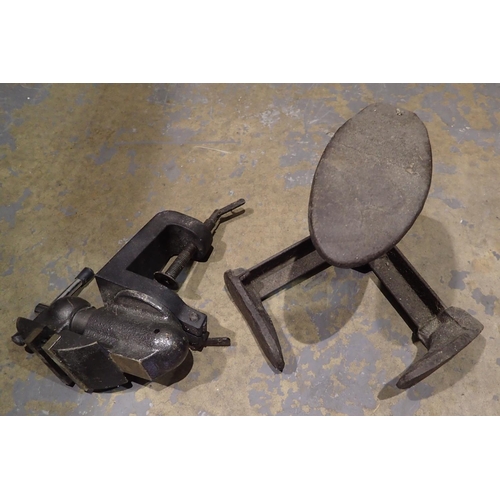 1998Q - Cast iron shoe last and a vice. All electrical items in this lot have been PAT tested for safety and... 