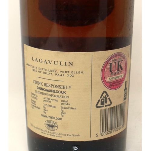 527 - Lagavulin single Islay malt whisky aged 16 years, 70cl, 43% proof, boxed. P&P Group 2 (£18+VAT for t... 