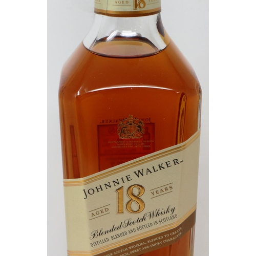 528 - Johnnie Walker 18 years aged Scotch whisky 700ml, 40% proof, boxed. P&P Group 2 (£18+VAT for the fir... 