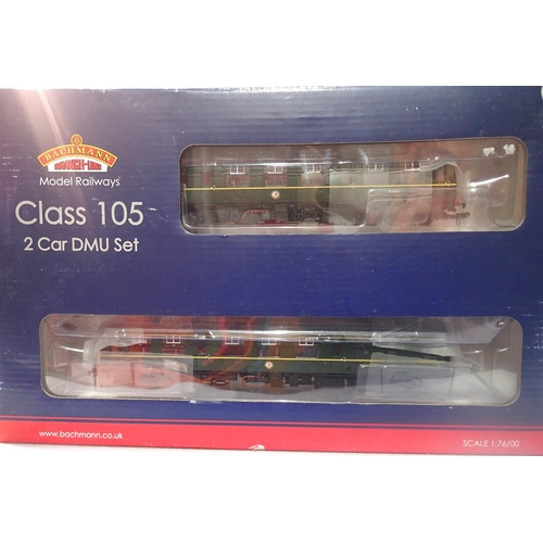 2463 - OO gauge Bachmann 31-537, class 105 DMU two car, BR Green, half yellow ends in excellent to near min... 