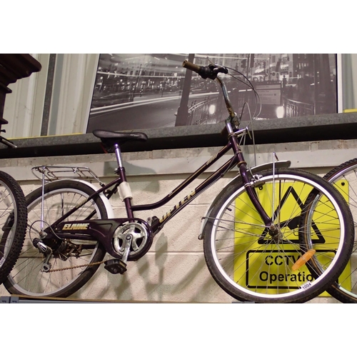 1004 - Elaine Upton bike with 14 inch frame, 12 speed. Not available for in-house P&P