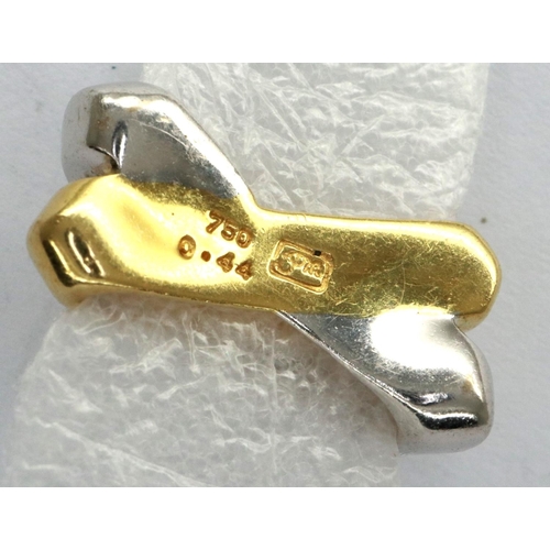 22 - 18ct gold and 0.44ct diamond crossover pendant, H: 20 mm, 5.8g. P&P Group 1 (£14+VAT for the first l... 