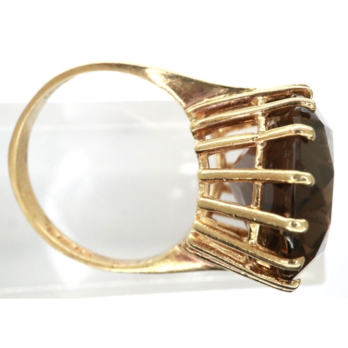 9 - 9ct gold smoky quartz ring, size O, 5.5g. P&P Group 1 (£14+VAT for the first lot and £1+VAT for subs... 