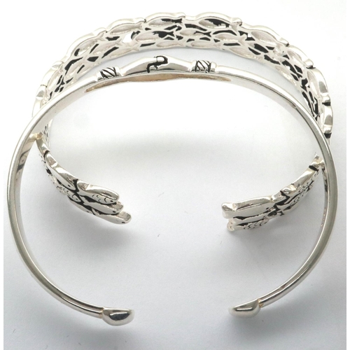 52 - Two 925 silver bangles, largest D: 70 mm. P&P Group 1 (£14+VAT for the first lot and £1+VAT for subs... 