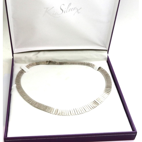 78 - Boxed 925 silver necklace, L: 42 cm. P&P Group 1 (£14+VAT for the first lot and £1+VAT for subsequen... 